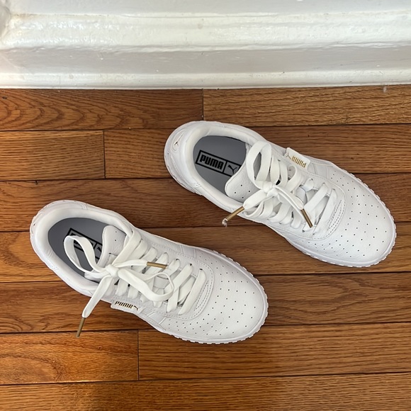 WHITE PUMA WOMEN’S CALI SNEAKERS - Picture 2 of 5